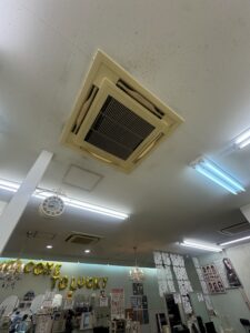 名古屋市R様理容室_施工前室内機2
