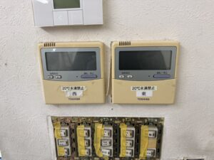 名古屋市R様理容室_施工前ワイヤードリモコン